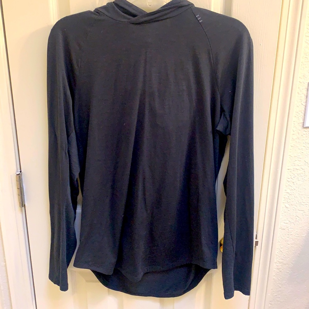 Lululemon run longsleeve with hood